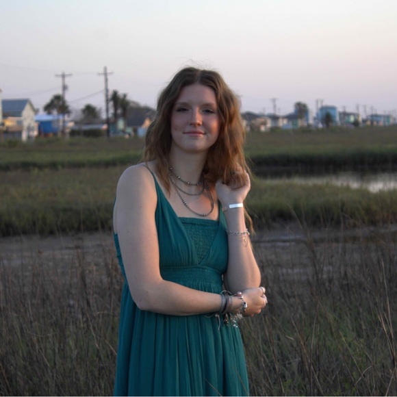 Meet your Posher, Chloe - Picture 1 of 1